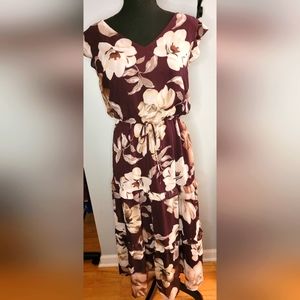 Floral burgundy short sleeved dress